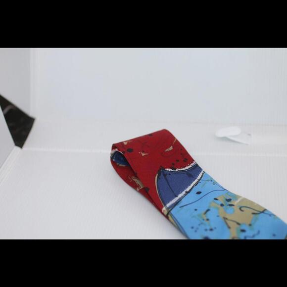 Maid in Canada Tie Gallerie Laurent de Paris - Picture 4 of 7